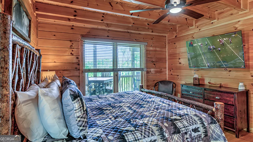 43 S Dustin DR Ellijay, GA 30540