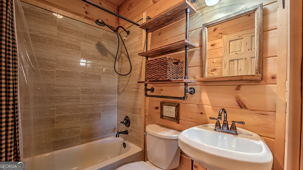 43 S Dustin DR Ellijay, GA 30540