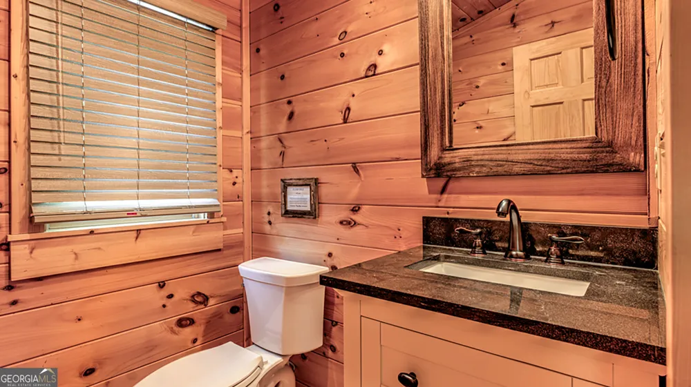 43 S Dustin DR Ellijay, GA 30540