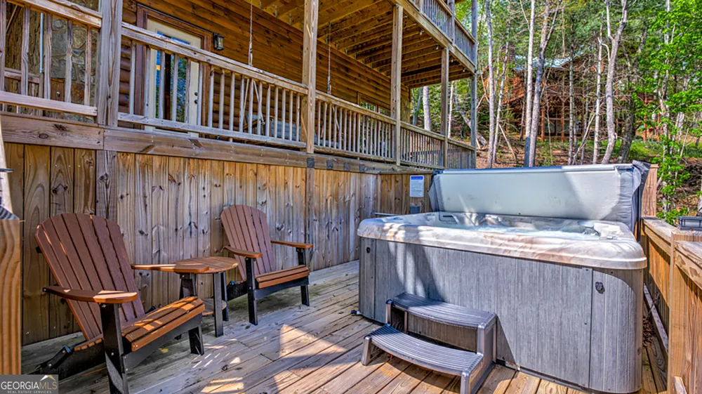 43 S Dustin DR Ellijay, GA 30540