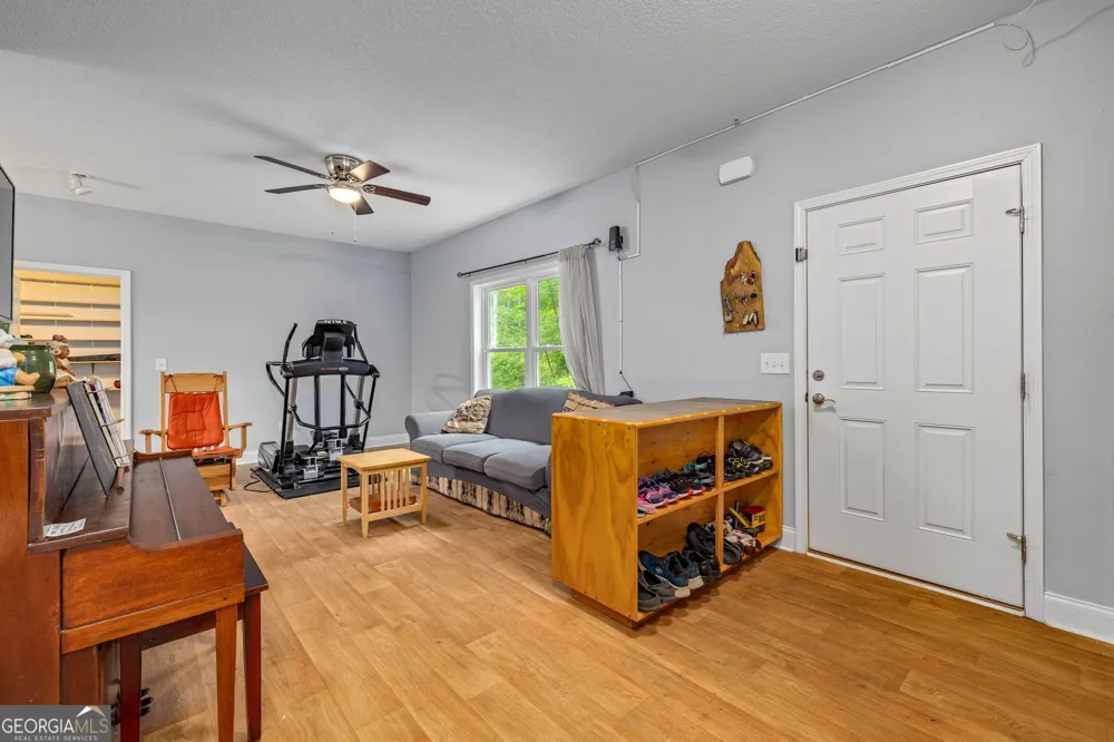 527 Louden Ridge RD Alto, GA 30510