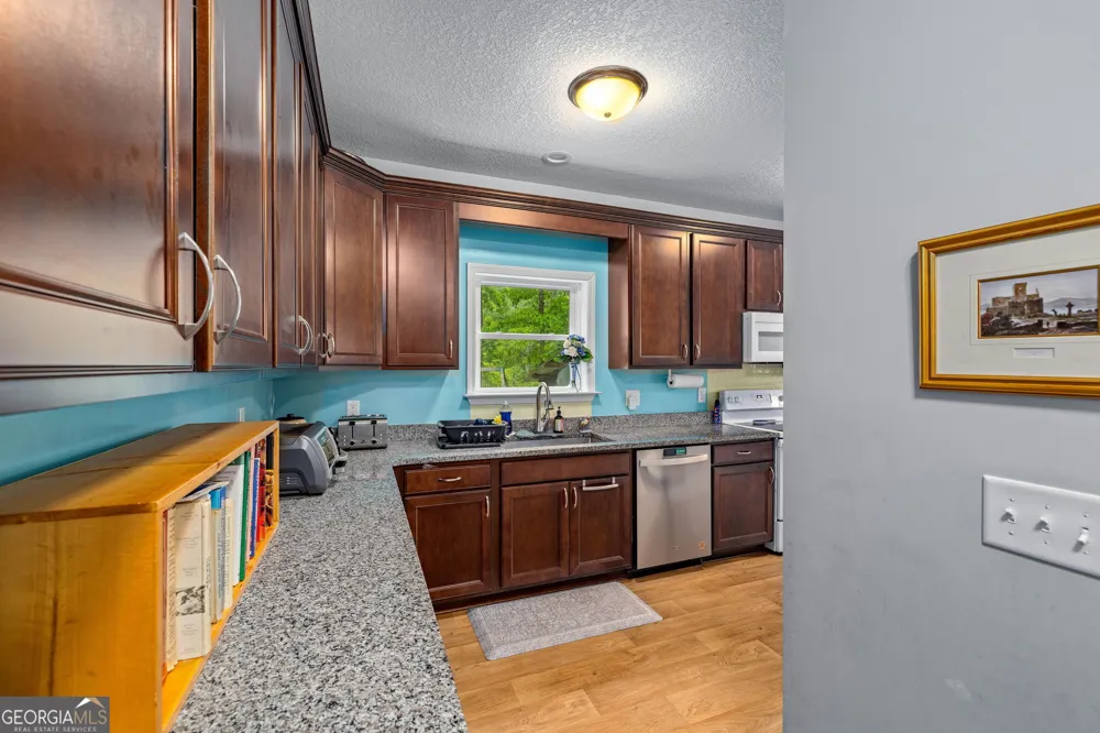 527 Louden Ridge RD Alto, GA 30510