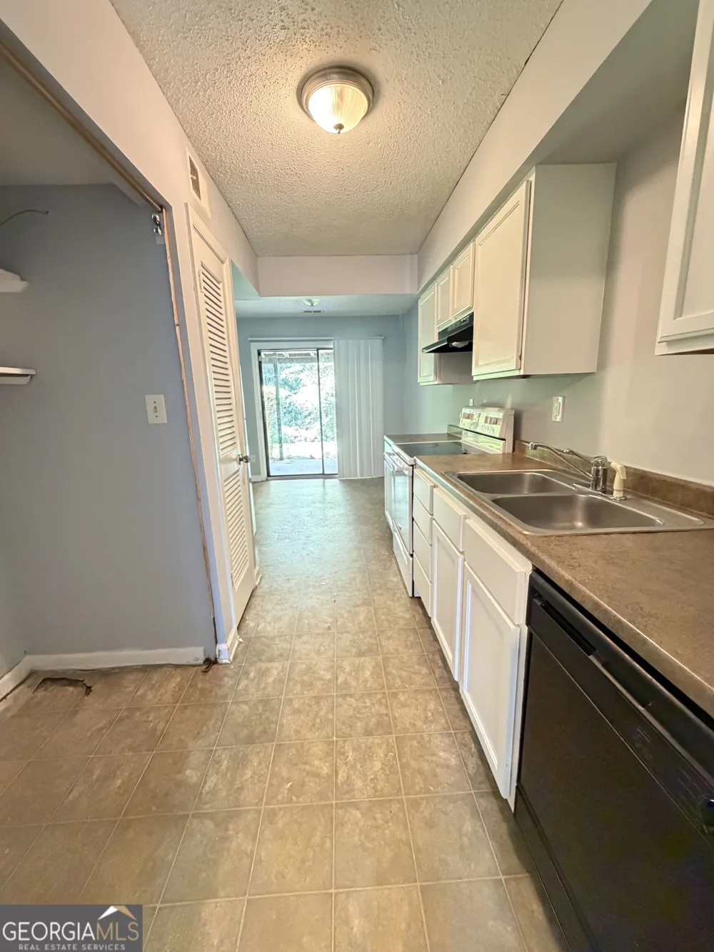 125 Tiburon CT Lithonia, GA 30038
