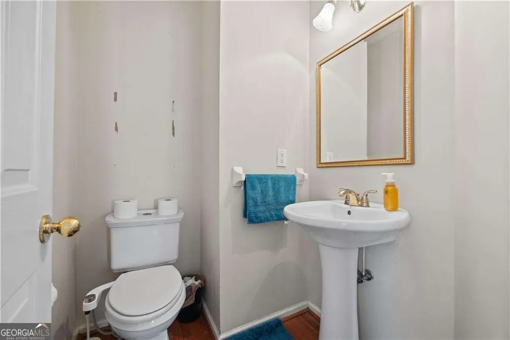 231 Beechwood LN Stone Mountain, GA 30087