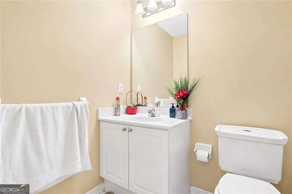 231 Beechwood LN Stone Mountain, GA 30087