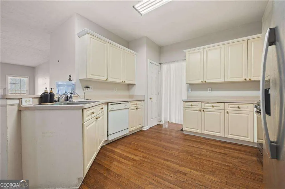 231 Beechwood LN Stone Mountain, GA 30087