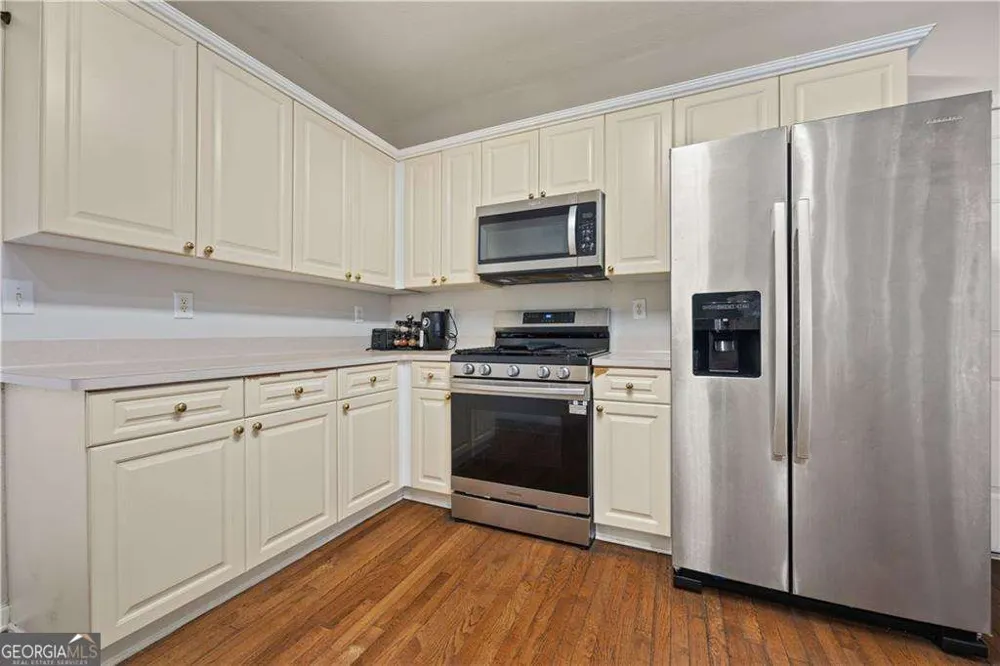 231 Beechwood LN Stone Mountain, GA 30087