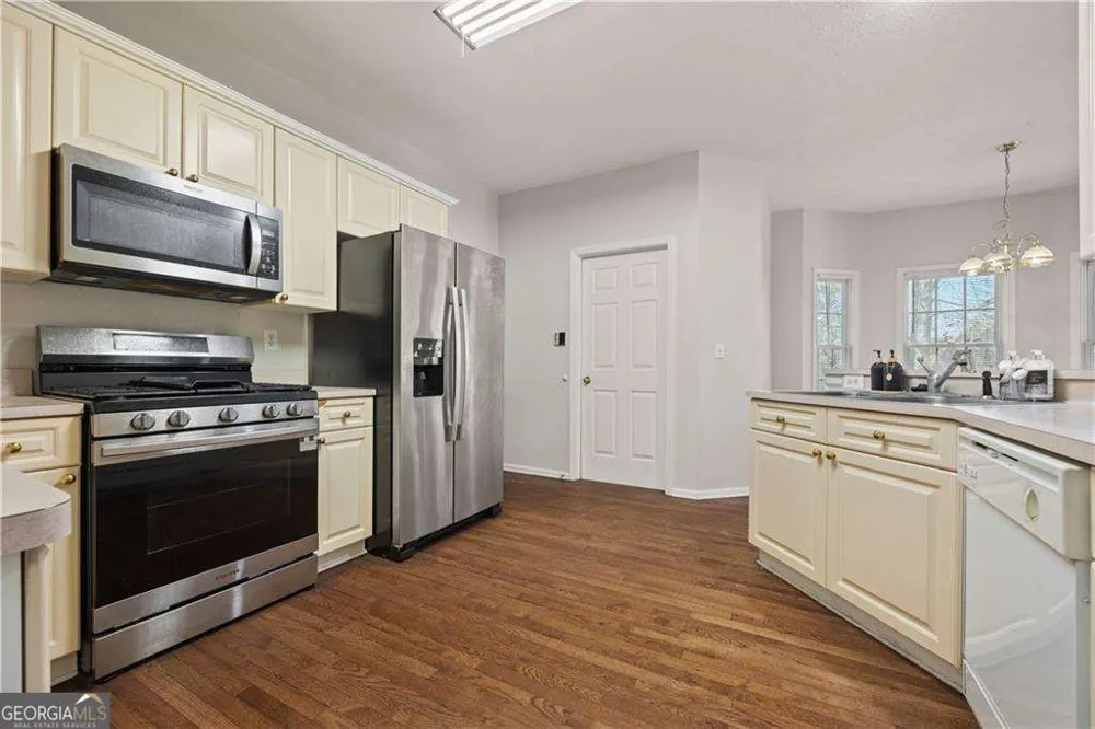 231 Beechwood LN Stone Mountain, GA 30087