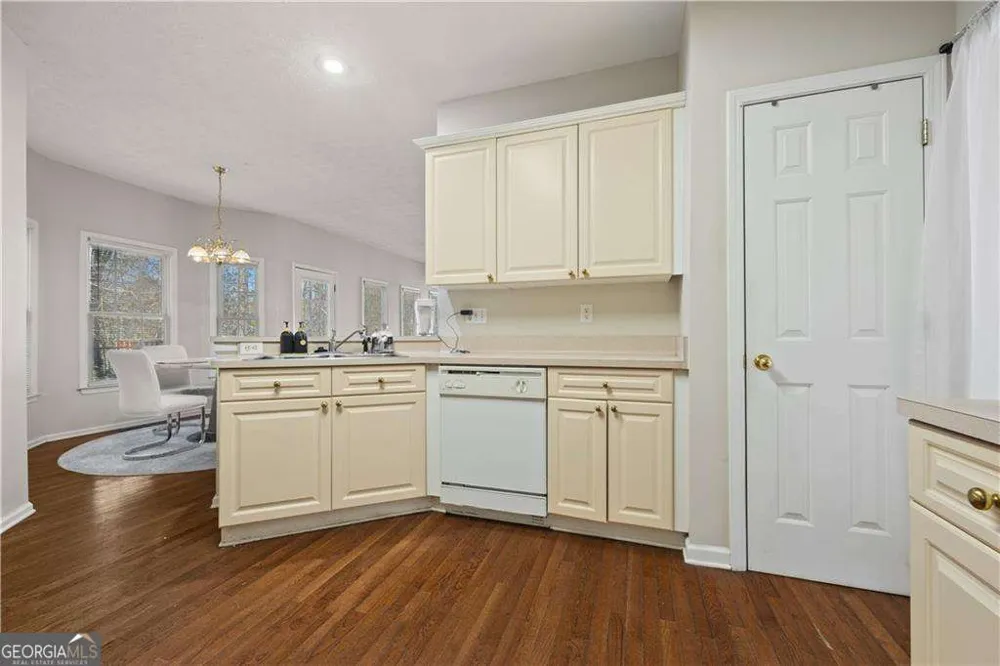 231 Beechwood LN Stone Mountain, GA 30087