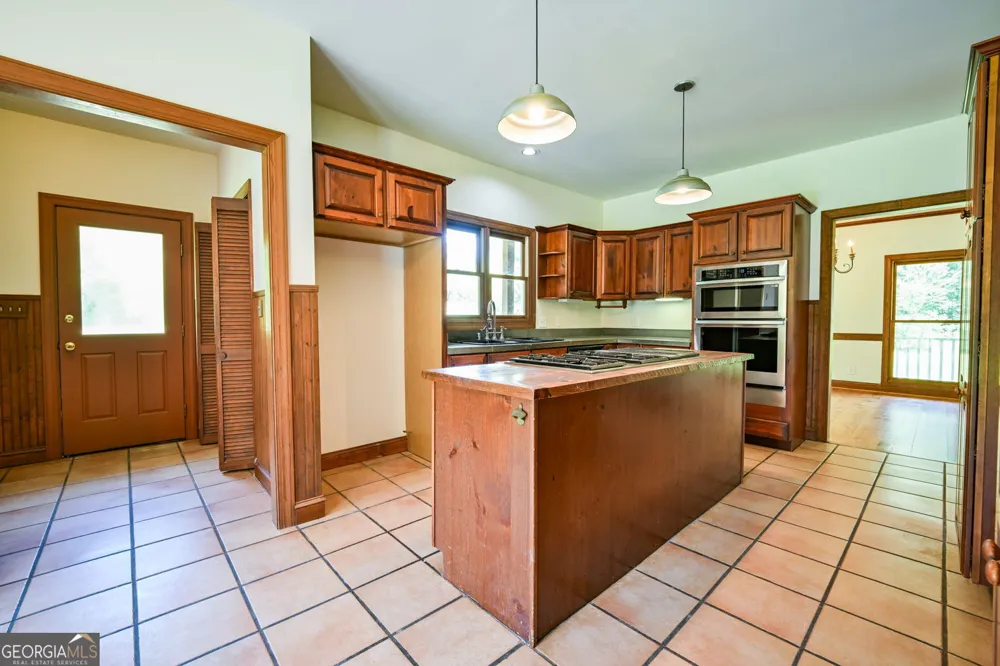 160 River Lane Covington, GA 30016