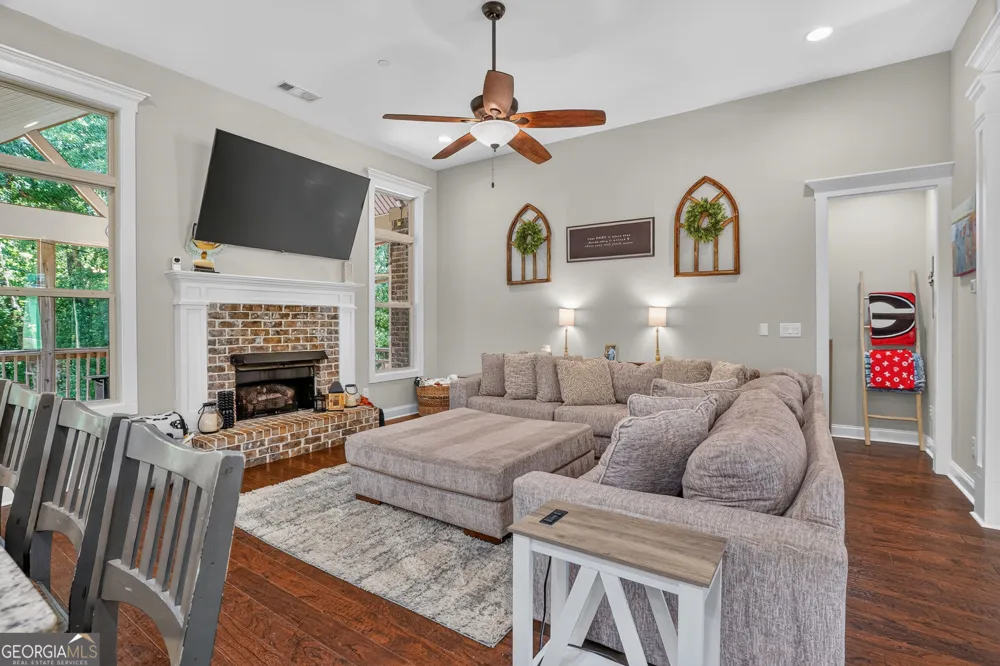 450 Ashley Glen DR Williamson, GA 30292