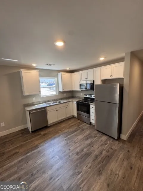 210 maret ST Hartwell, GA 30643