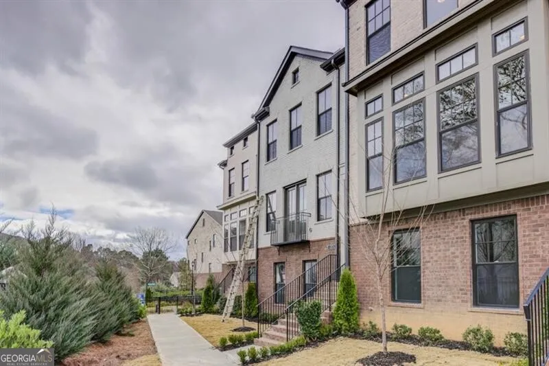 4304 Walsh DR Dunwoody, GA 30338