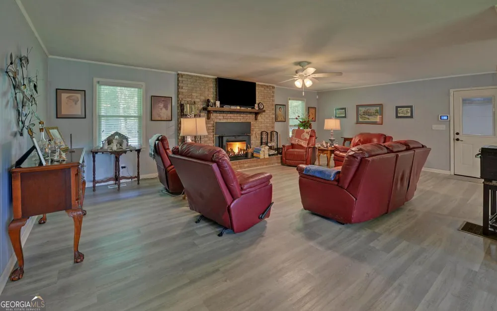 1398 Cleveland Mill RD Hartwell, GA 30643