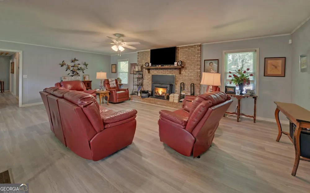 1398 Cleveland Mill RD Hartwell, GA 30643