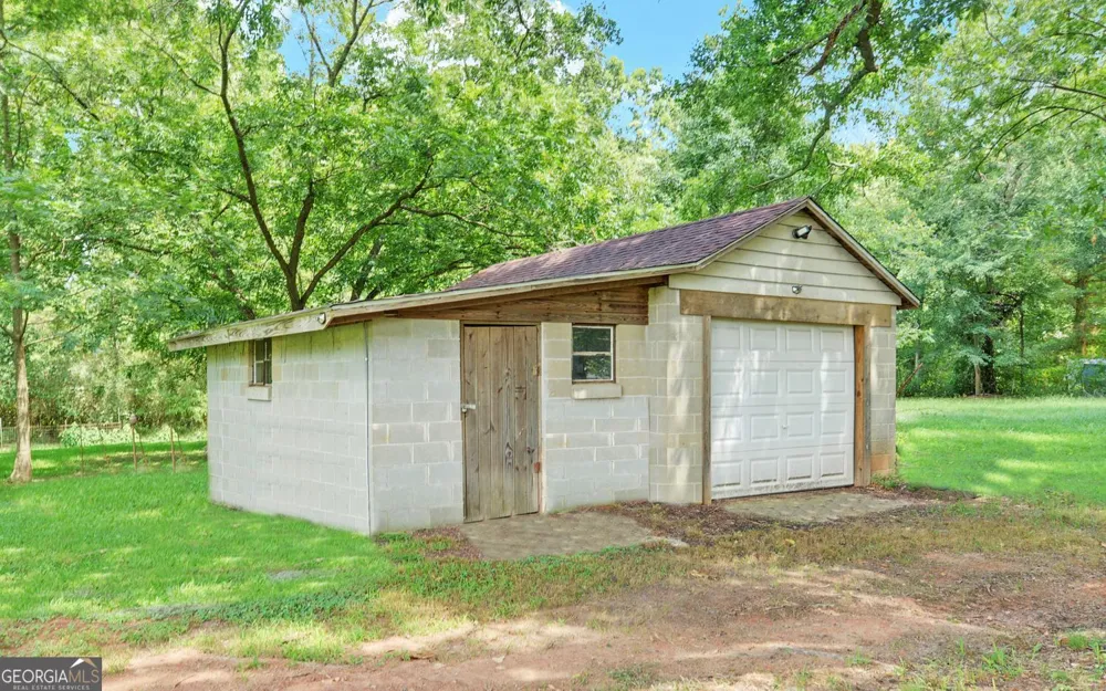 1398 Cleveland Mill RD Hartwell, GA 30643
