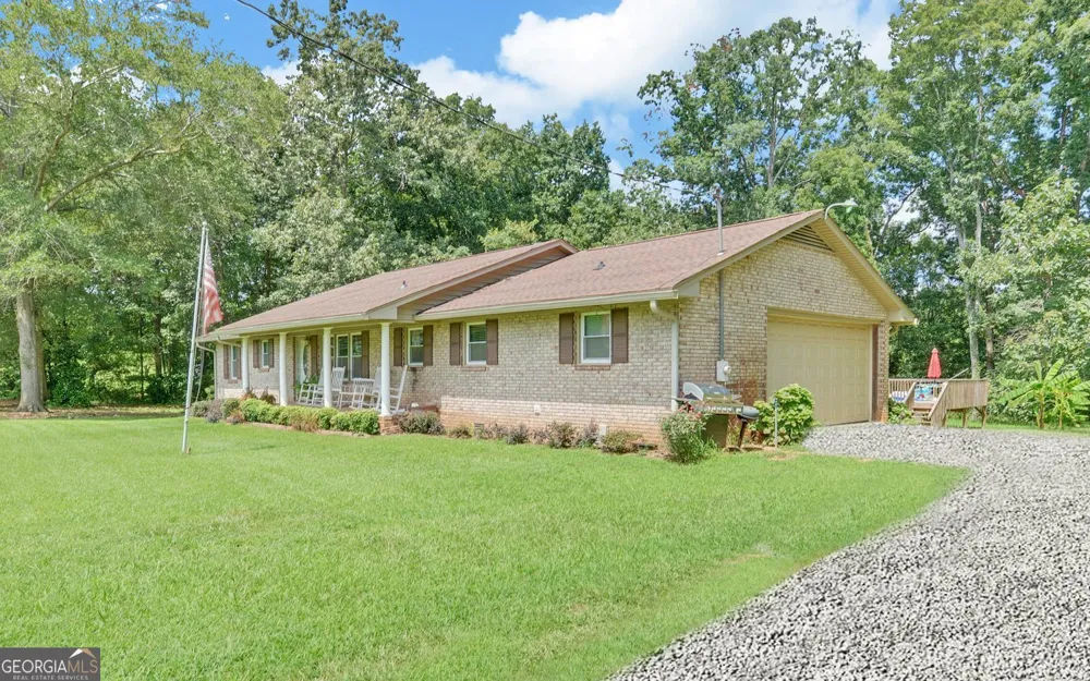 1398 Cleveland Mill RD Hartwell, GA 30643