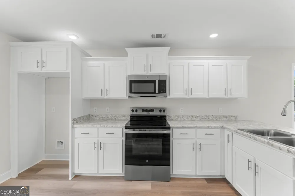 56 Ellabell Loop RD Ellabell, GA 31308