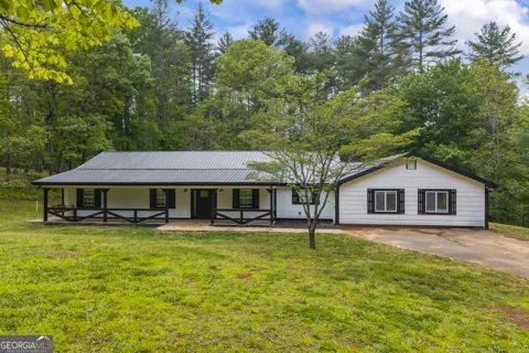 435 Dogwood WAY