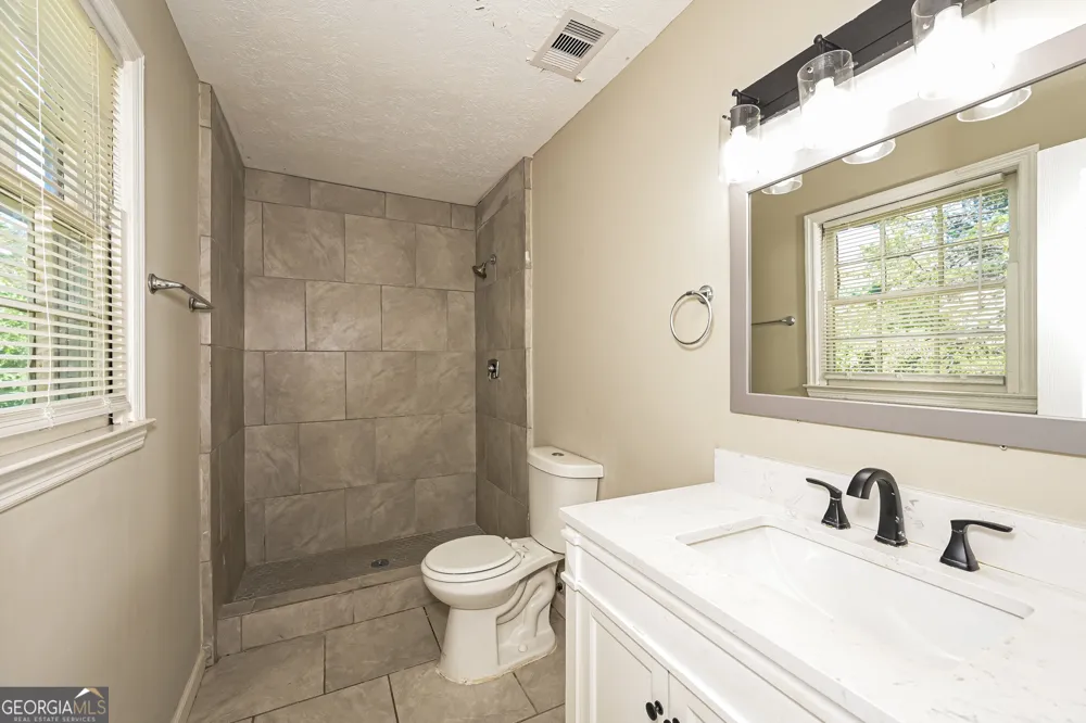 1627 Oak Forest DR SE Conyers, GA 30013