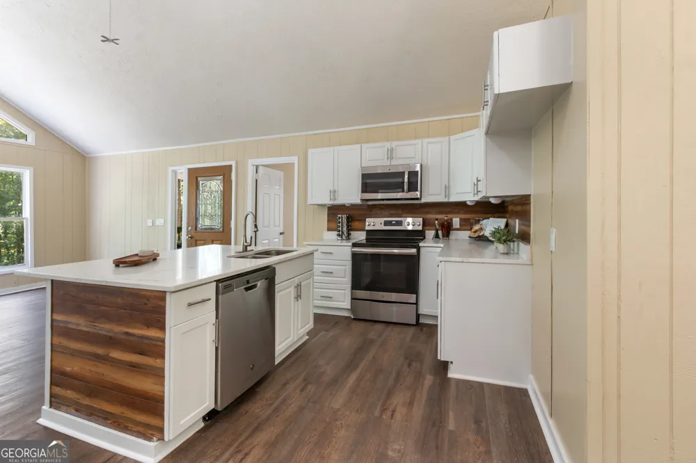 1194 Booger Hollow RD SW Lindale, GA 30147