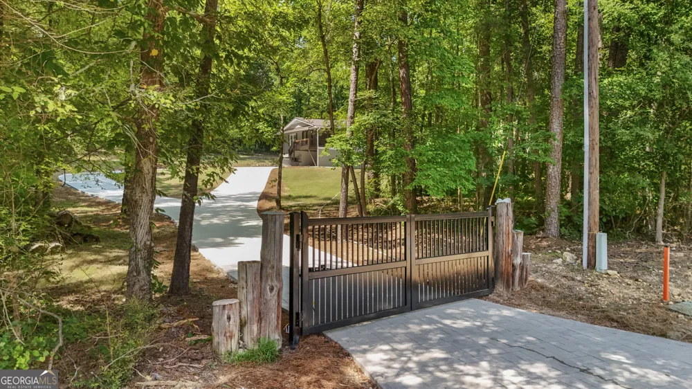1194 Booger Hollow RD SW Lindale, GA 30147