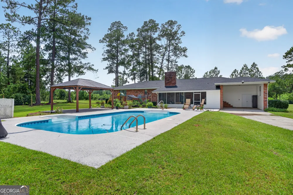 5486 Bowen RD Blackshear, GA 31516