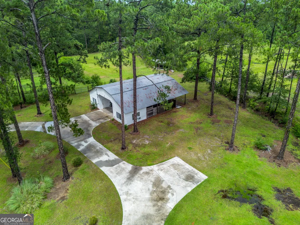 5486 Bowen RD Blackshear, GA 31516