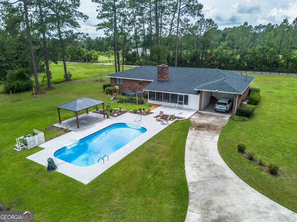 5486 Bowen RD Blackshear, GA 31516