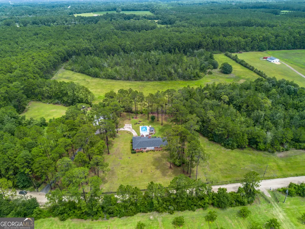 5486 Bowen RD Blackshear, GA 31516