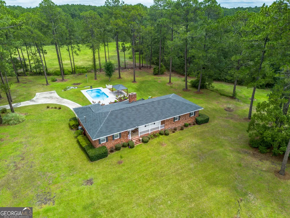 5486 Bowen RD Blackshear, GA 31516