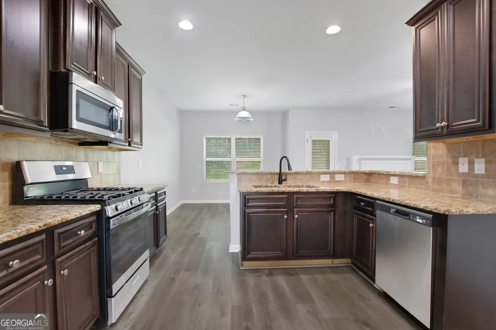 6740 Oak Hill PL Fairburn, GA 30213