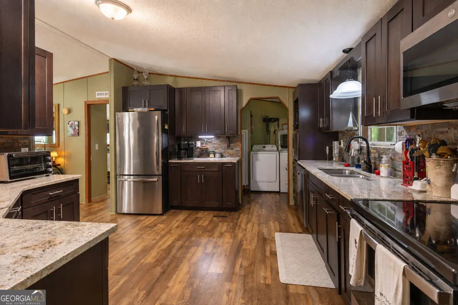 1 Pine Needle DR Martin, GA 30557
