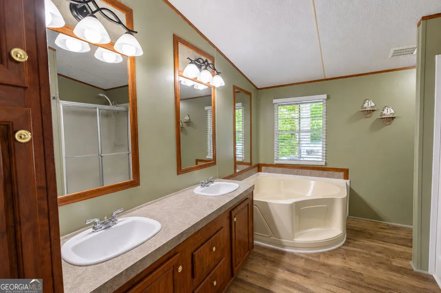 1 Pine Needle DR Martin, GA 30557