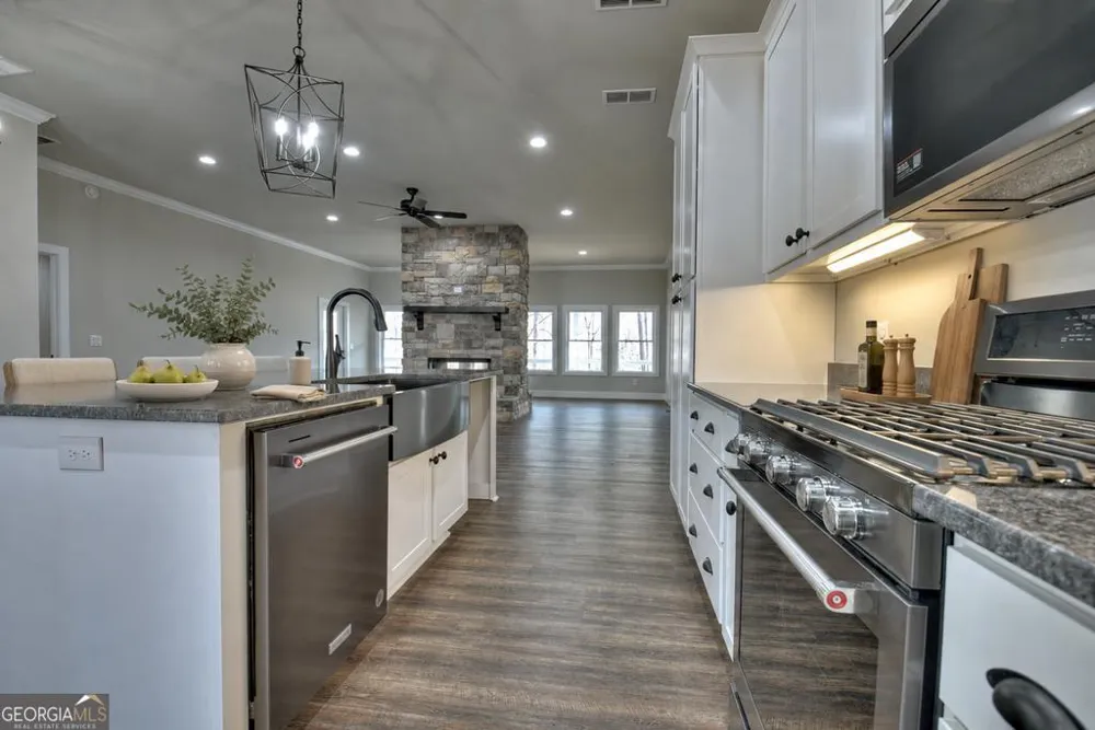 88 Talona Lake LN Ellijay, GA 30536