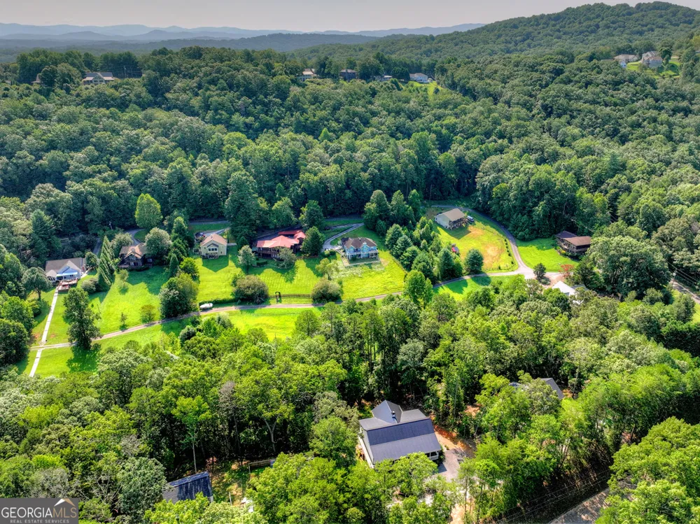 88 Talona Lake LN Ellijay, GA 30536