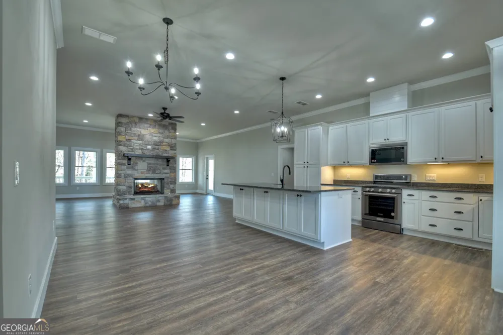 88 Talona Lake LN Ellijay, GA 30536