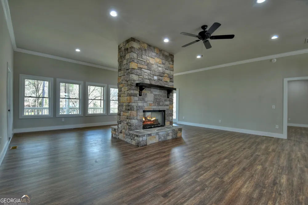 88 Talona Lake LN Ellijay, GA 30536
