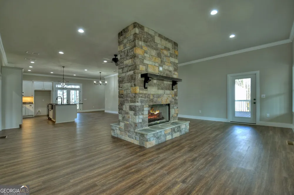 88 Talona Lake LN Ellijay, GA 30536