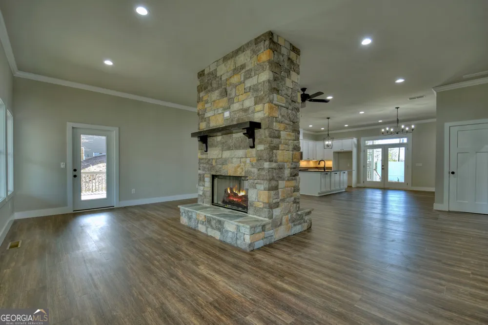 88 Talona Lake LN Ellijay, GA 30536