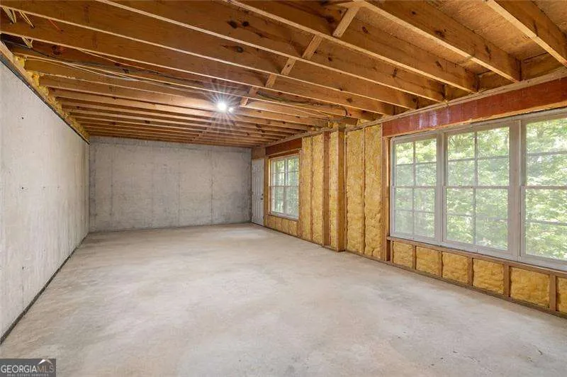 12 Somerset LN Cartersville, GA 30121