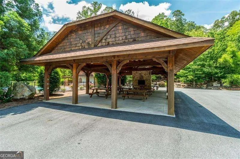 12 Somerset LN Cartersville, GA 30121