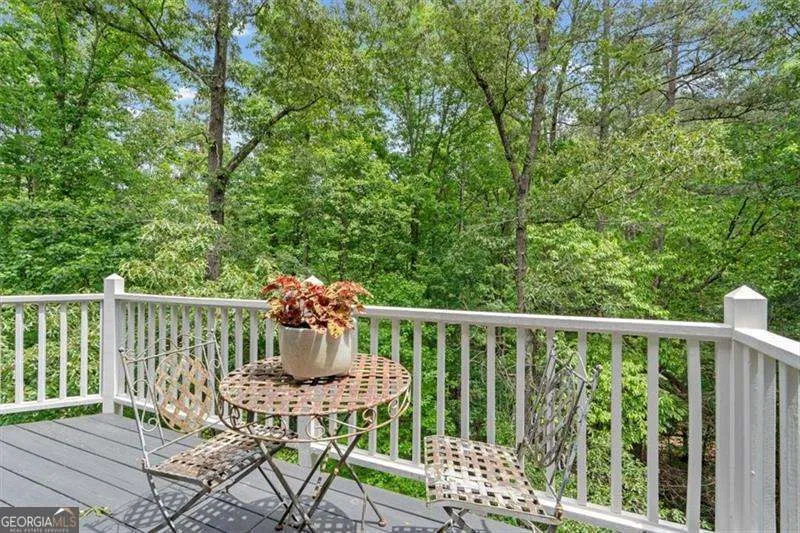12 Somerset LN Cartersville, GA 30121