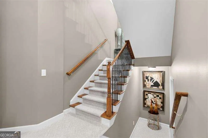 12 Somerset LN Cartersville, GA 30121