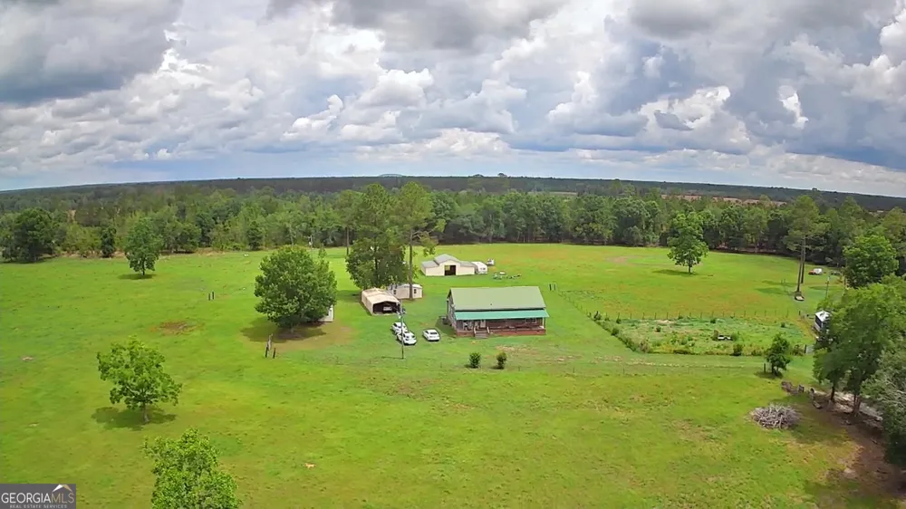 470 Ed Harrell RD Hortense, GA 31543