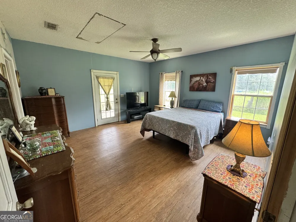 470 Ed Harrell RD Hortense, GA 31543