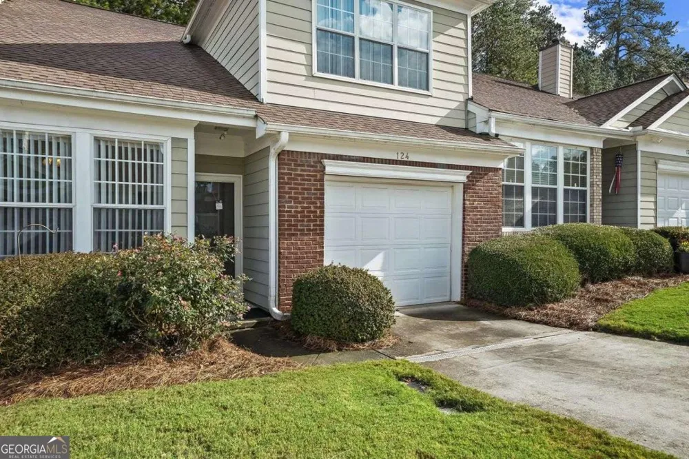 124 CAMRY LN Grayson, GA 30017