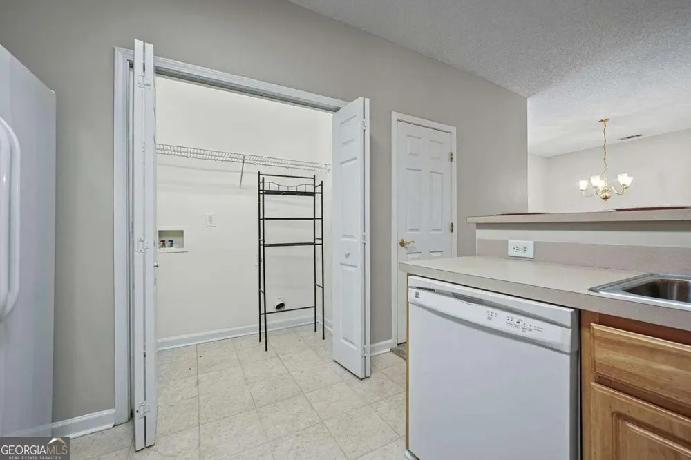 124 CAMRY LN Grayson, GA 30017