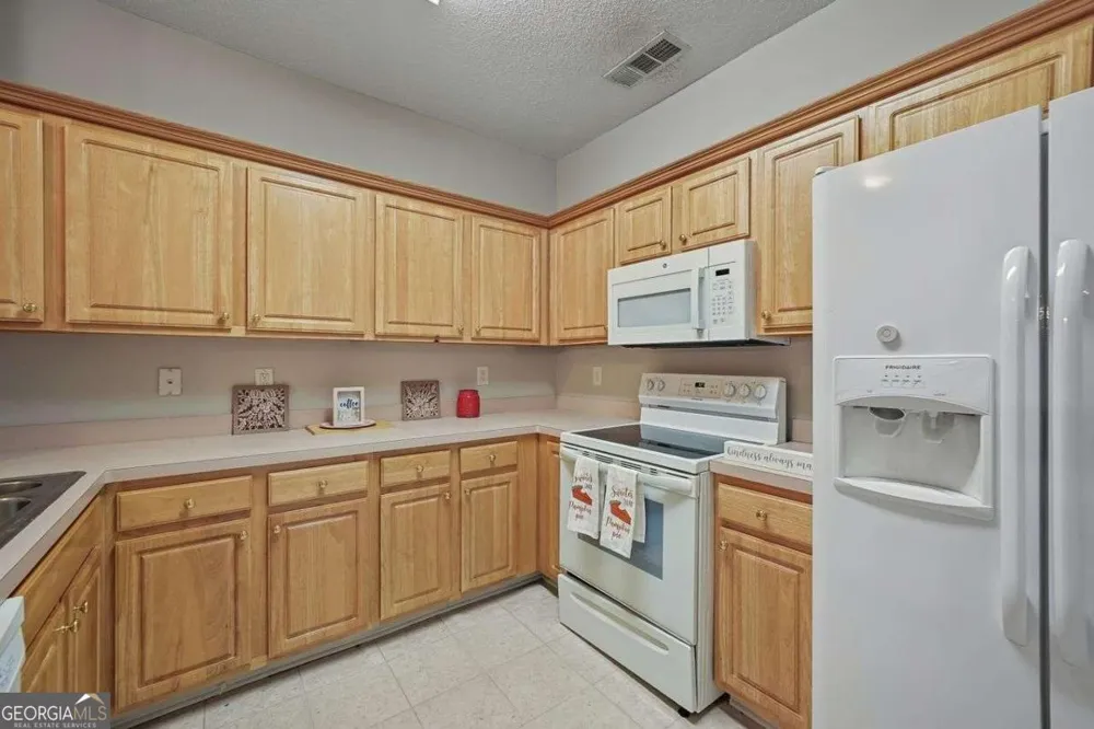 124 CAMRY LN Grayson, GA 30017