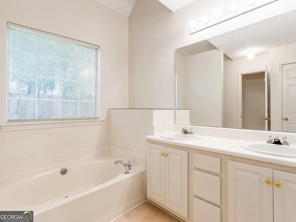 3080 Autumn Woods CT Douglasville, GA 30135